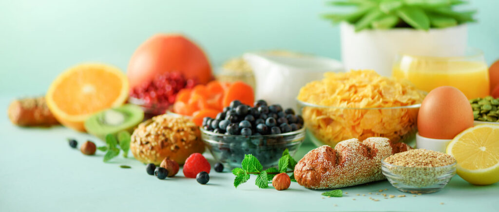 Mediterrane Lebensmittel – Obst, Gemüse, Getreide und Eier für die Fruchtbarkeit